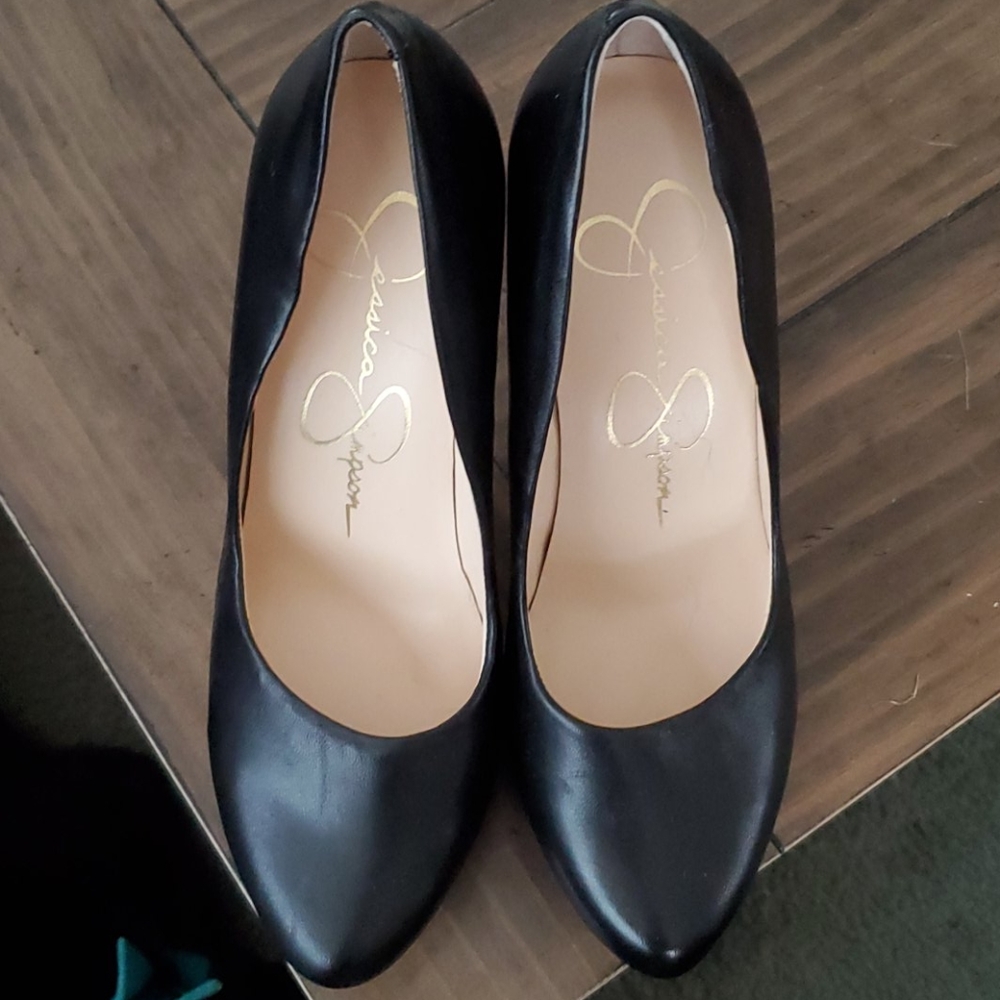 BLACK Size 6 1/2 Heels